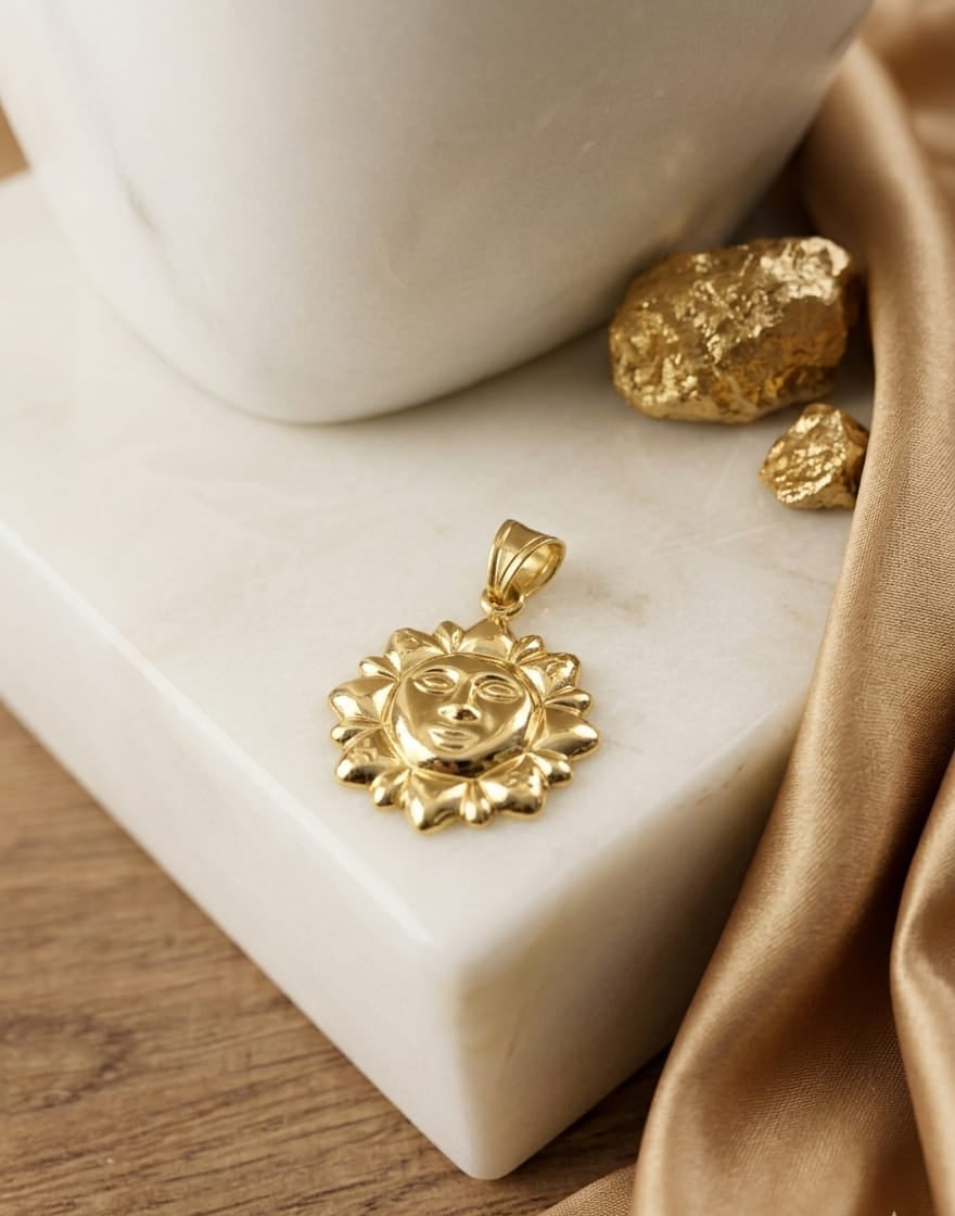 Dije Sol Radiante en Oro 18K