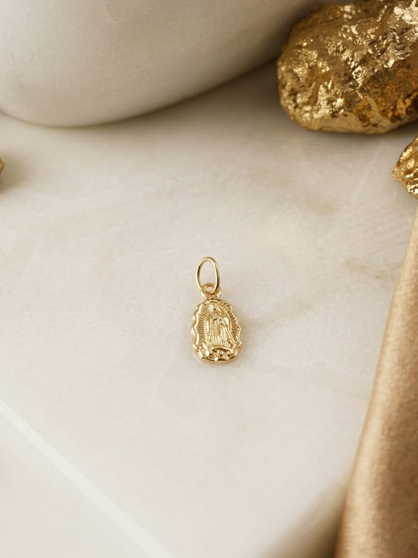 Dije Medalla de la Virgen de Guadalupe 18k