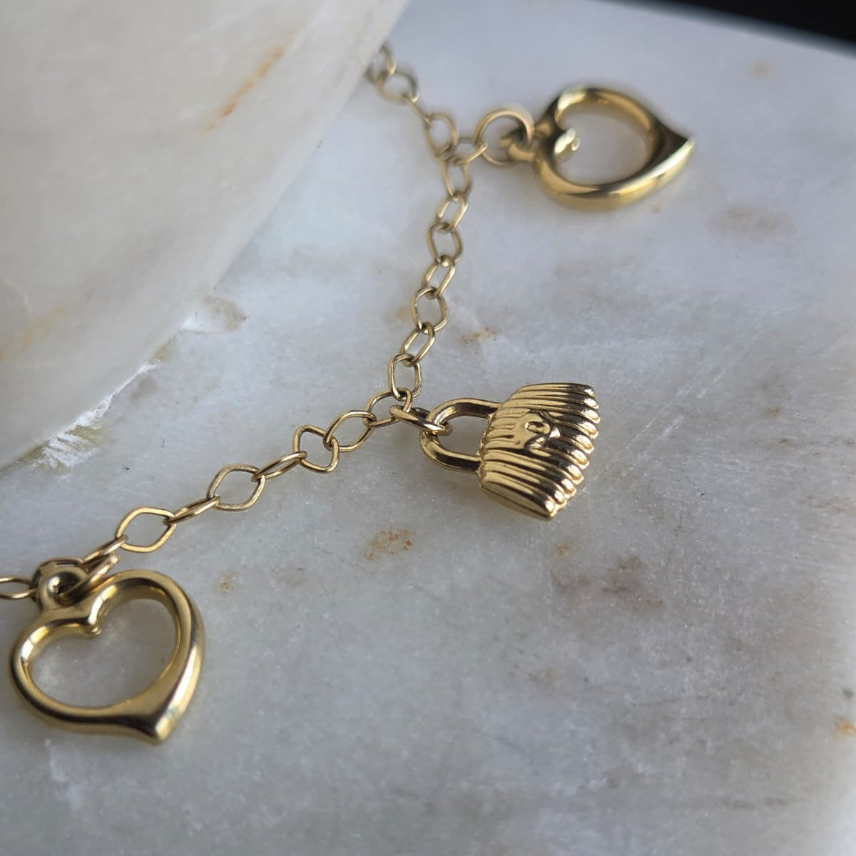 Tobillera de Oro 18K con Dijes