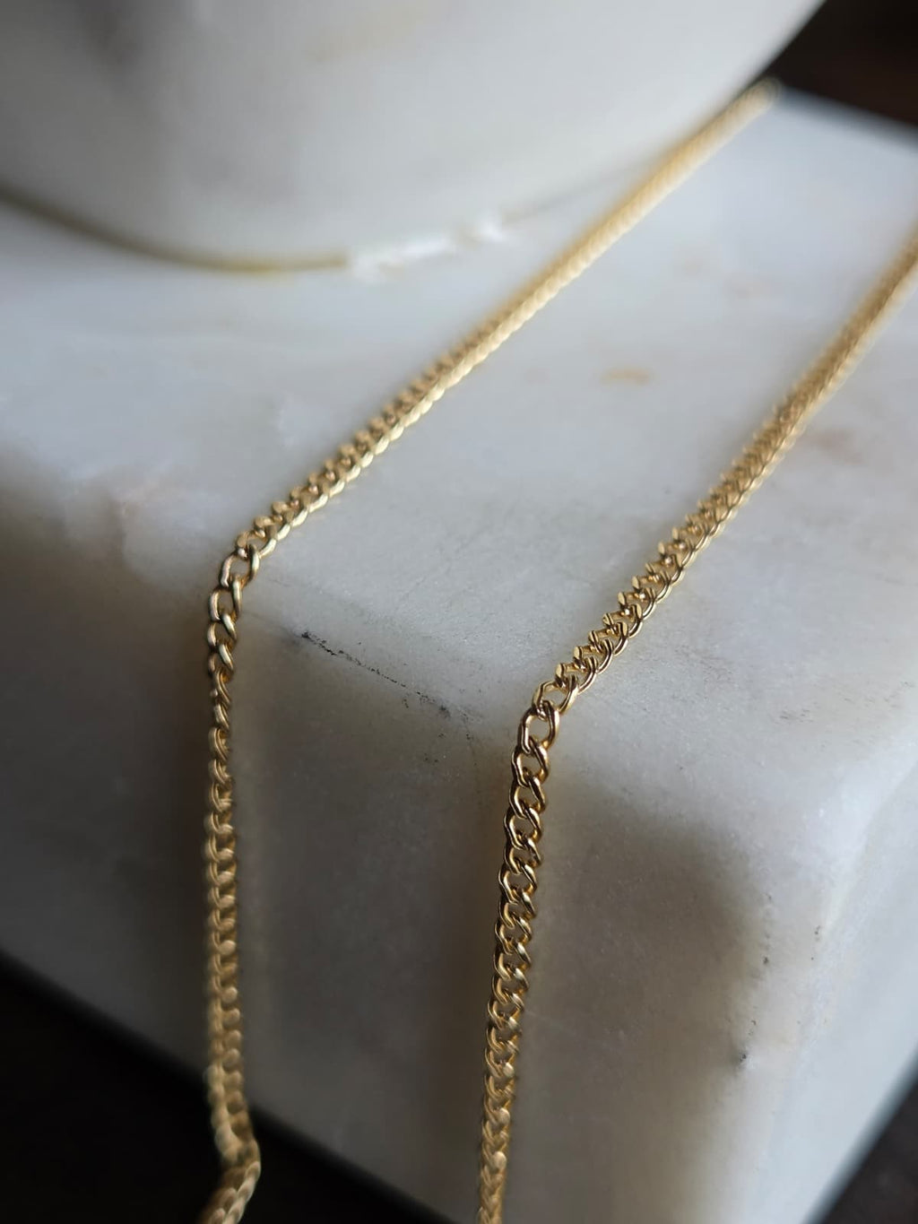 Cadena Curb (Barbada) de Oro 18K