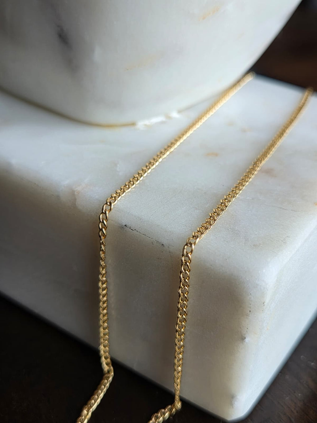 Cadena Curb (Barbada) de Oro 18K