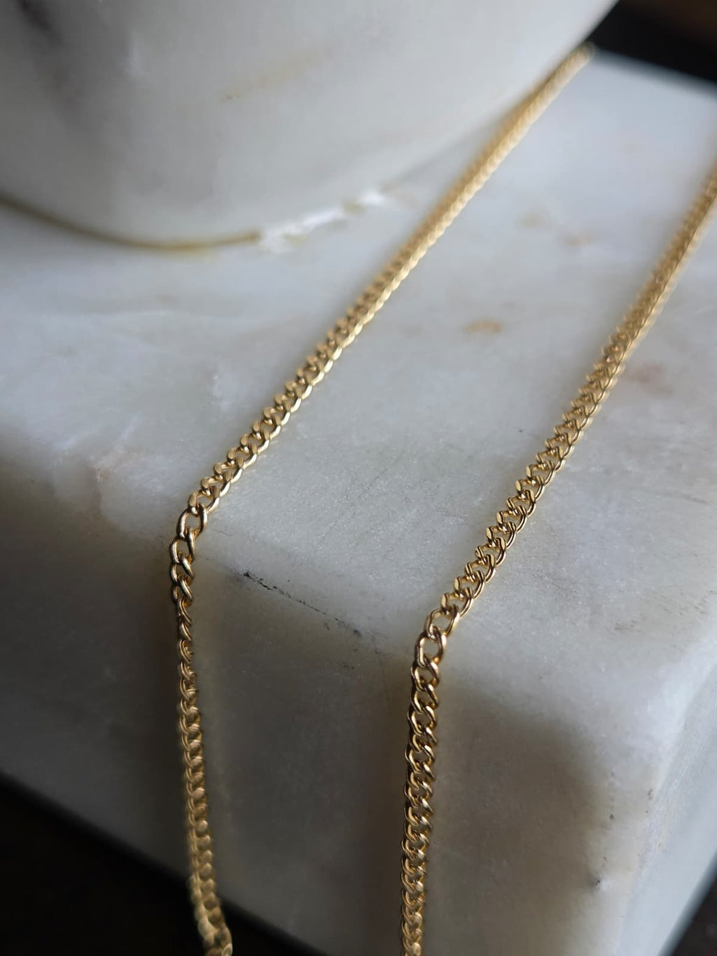 Cadena Curb (Barbada) de Oro 18K