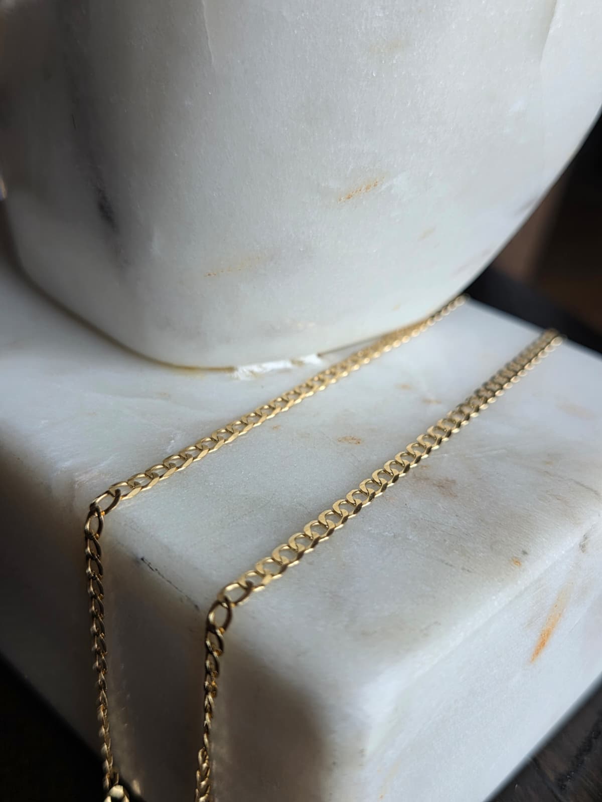 Cadena Curb (Barbada) de Oro 18K