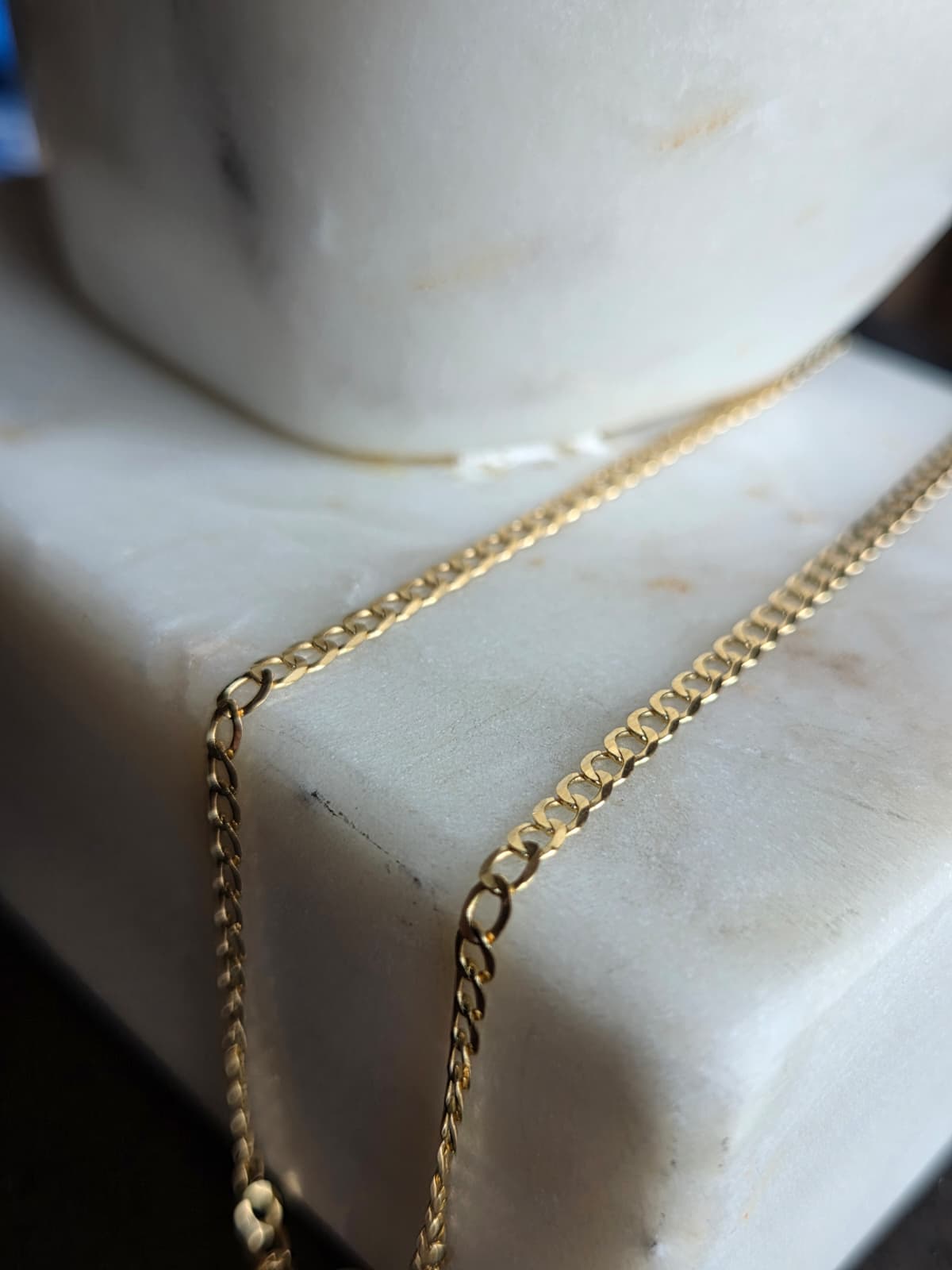 Cadena Curb (Barbada) de Oro 18K