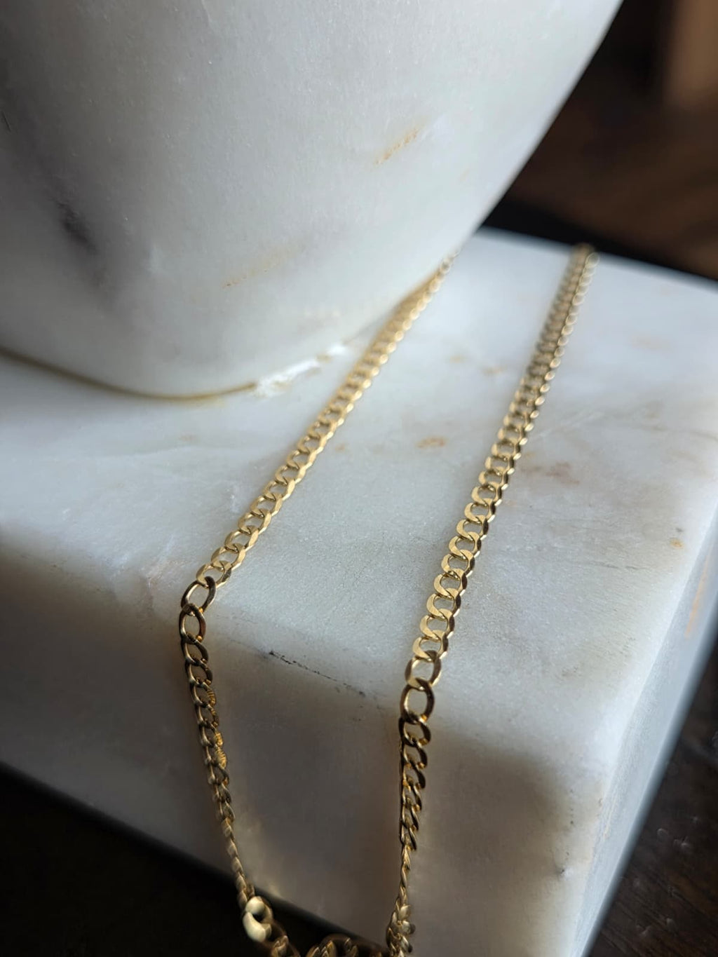 Cadena Curb (Barbada) de Oro 18K