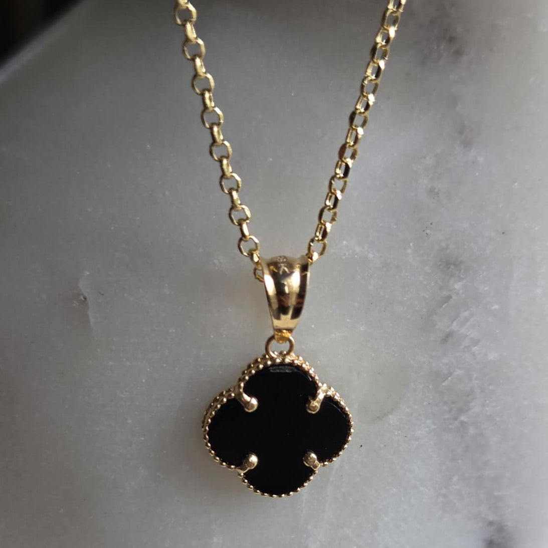 Jewelry Sets Trébol Negro en Oro 18K (Aretes, Dije, Cadena y Pulsera)