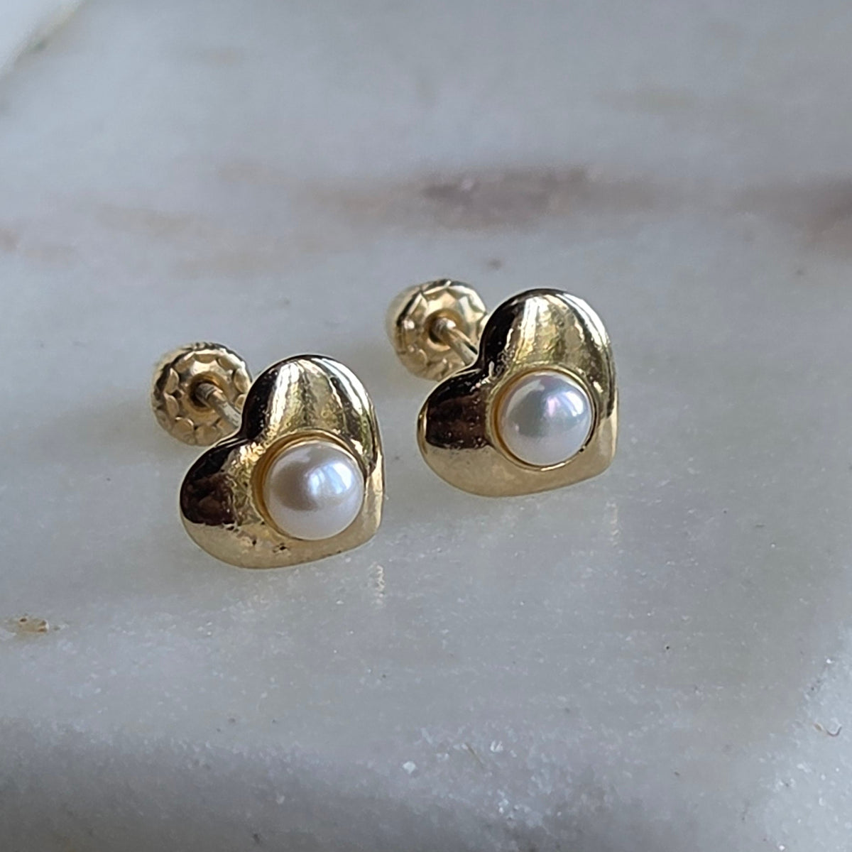 Aretes de corazon en Oro 14K