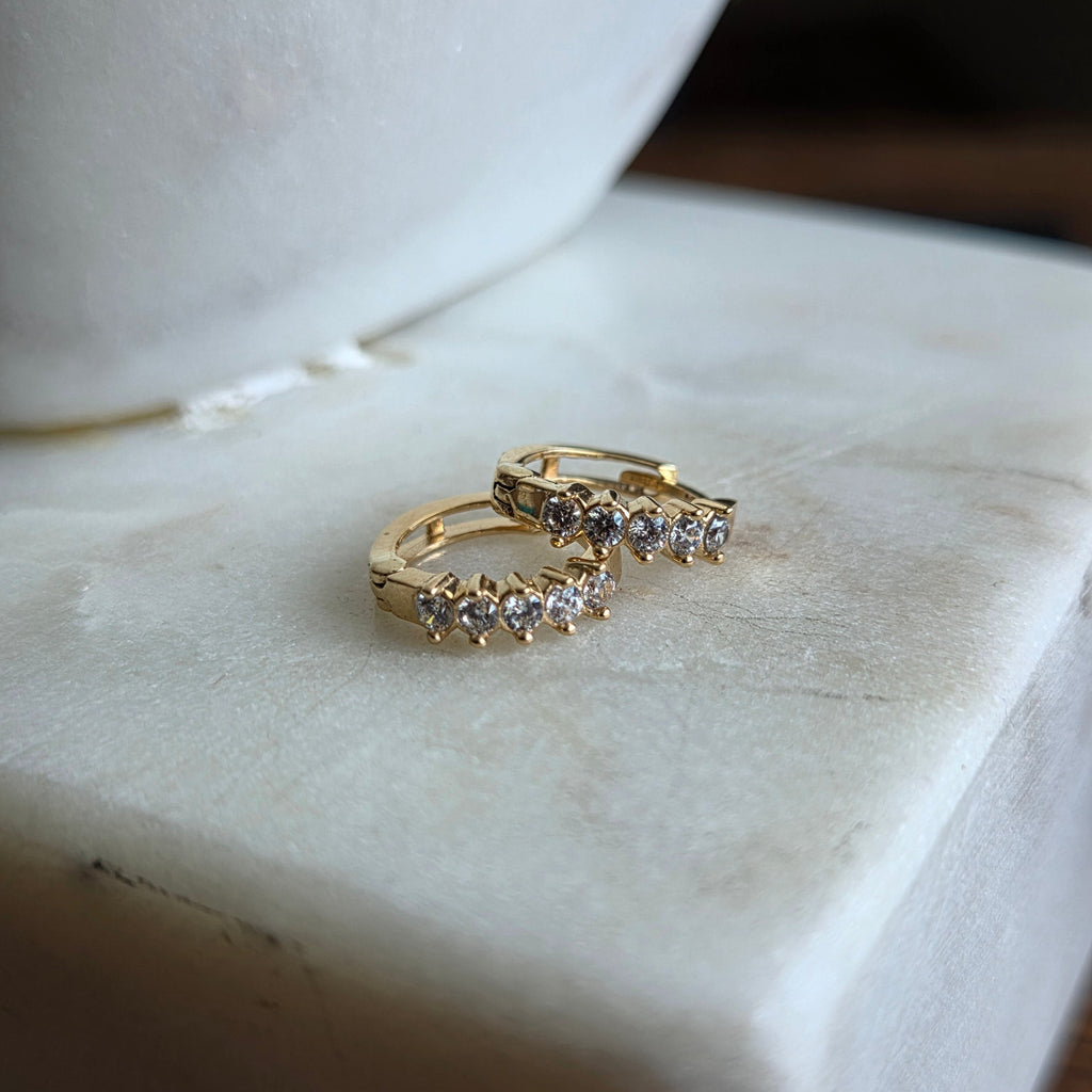Argollas  huggie en Oro 18K
