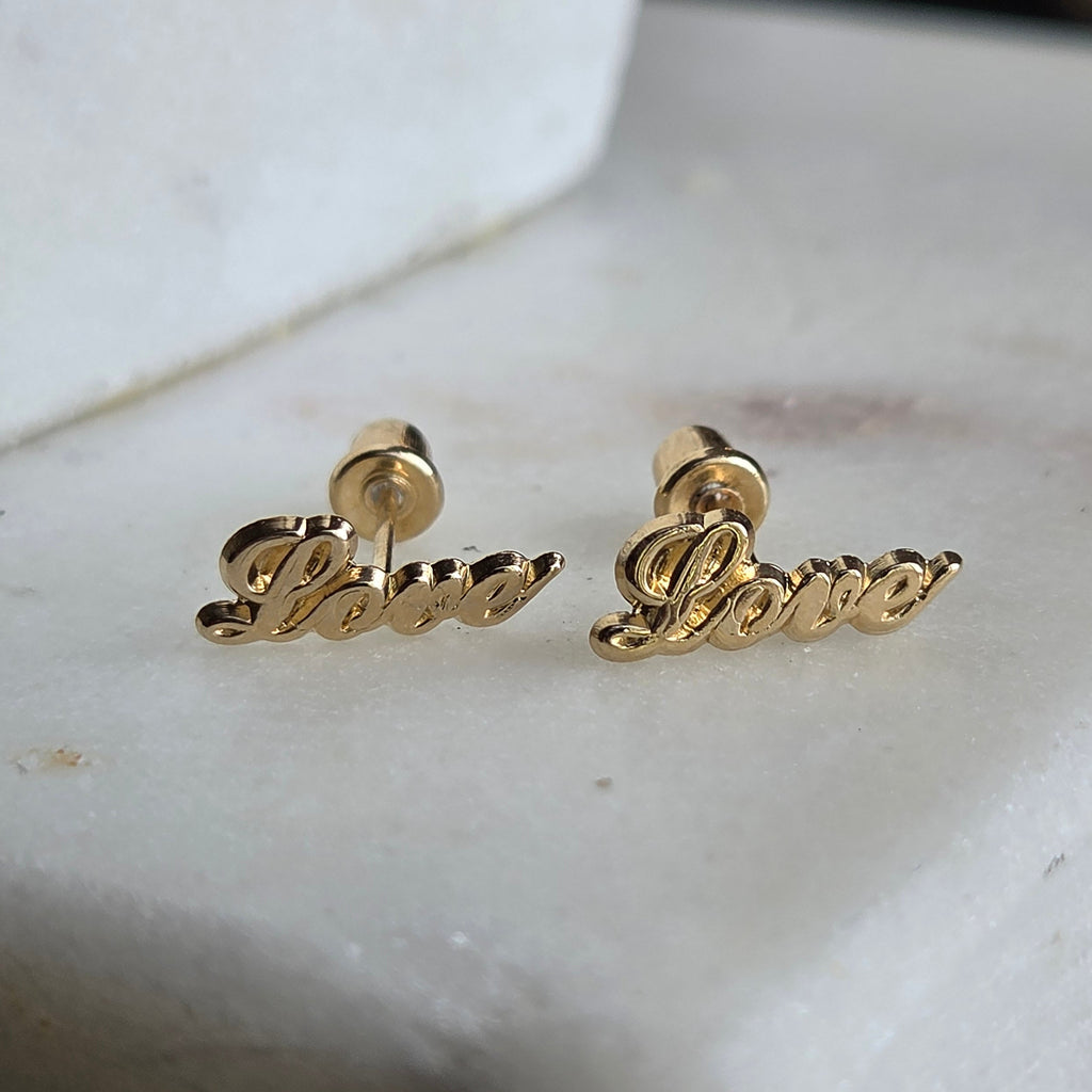 Aretes love en Oro 14K