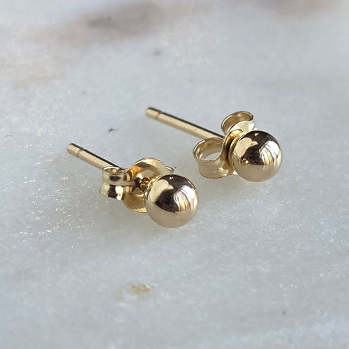 Aretes de Esfera Clásica en Oro 14K